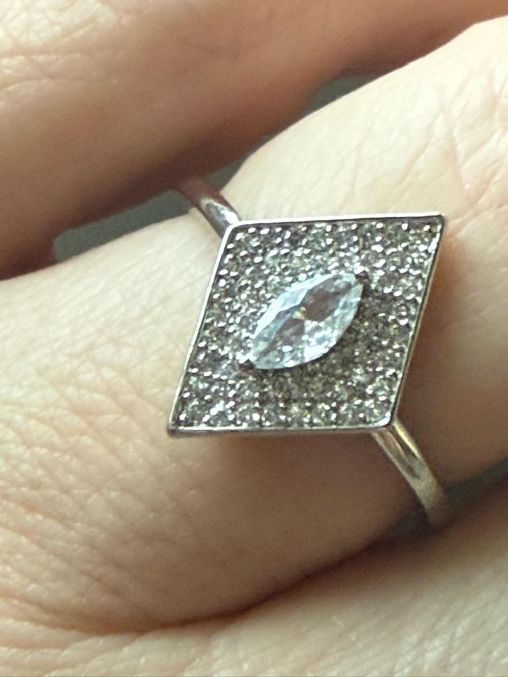 NEW!! Pretty Bird Jewelry Diamond Marquise Cluster Ring - White Gold Plated - Picture 5 of 12